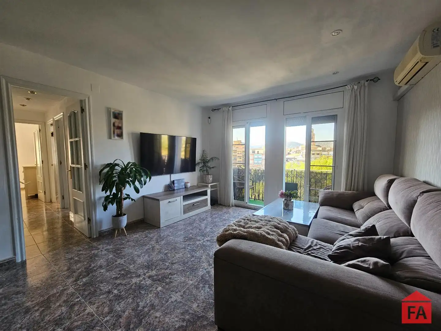 Living room of Flat for sale in El Vendrell  with Heating, Terrace and Furnished