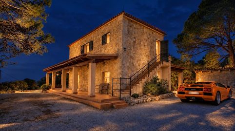FINCA RÚSTICA EN ESPORLES DONDE EL CORAZON ECHA RAICES
