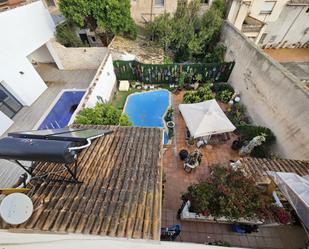 Jardí de Casa adosada en venda en El Pinós / Pinoso amb Aire condicionat, Calefacció i Jardí privat
