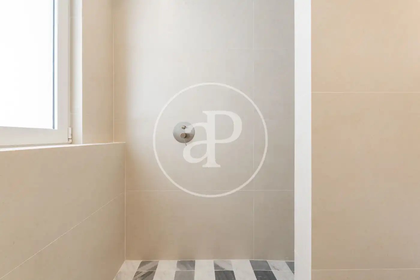 Baño de Piso en venta en Madrid con Aire acondicionado, Calefacción y Terraza