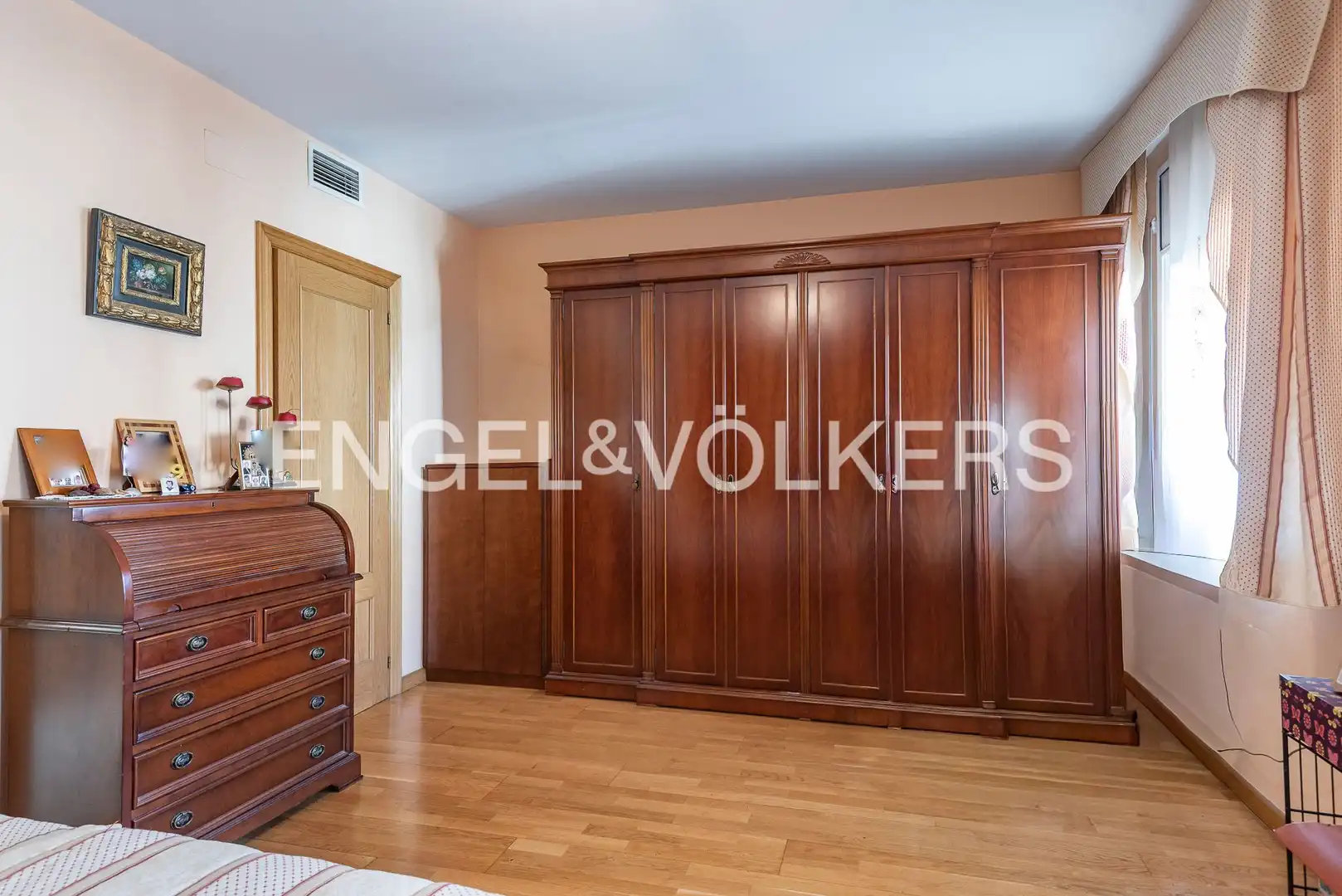 Habitación de Ático en venta en Sant Joan Despí con Aire acondicionado, Calefacción y Parquet