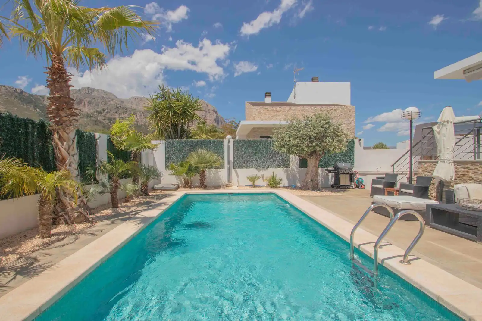 Villa mit Pool zum Verkauf in Casco urbano, imagen 2