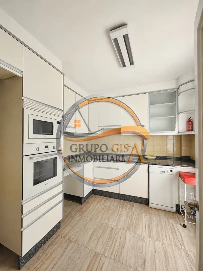 Cuina de Pis en venda en Navalcarnero amb Aire condicionat, Calefacció i Parquet