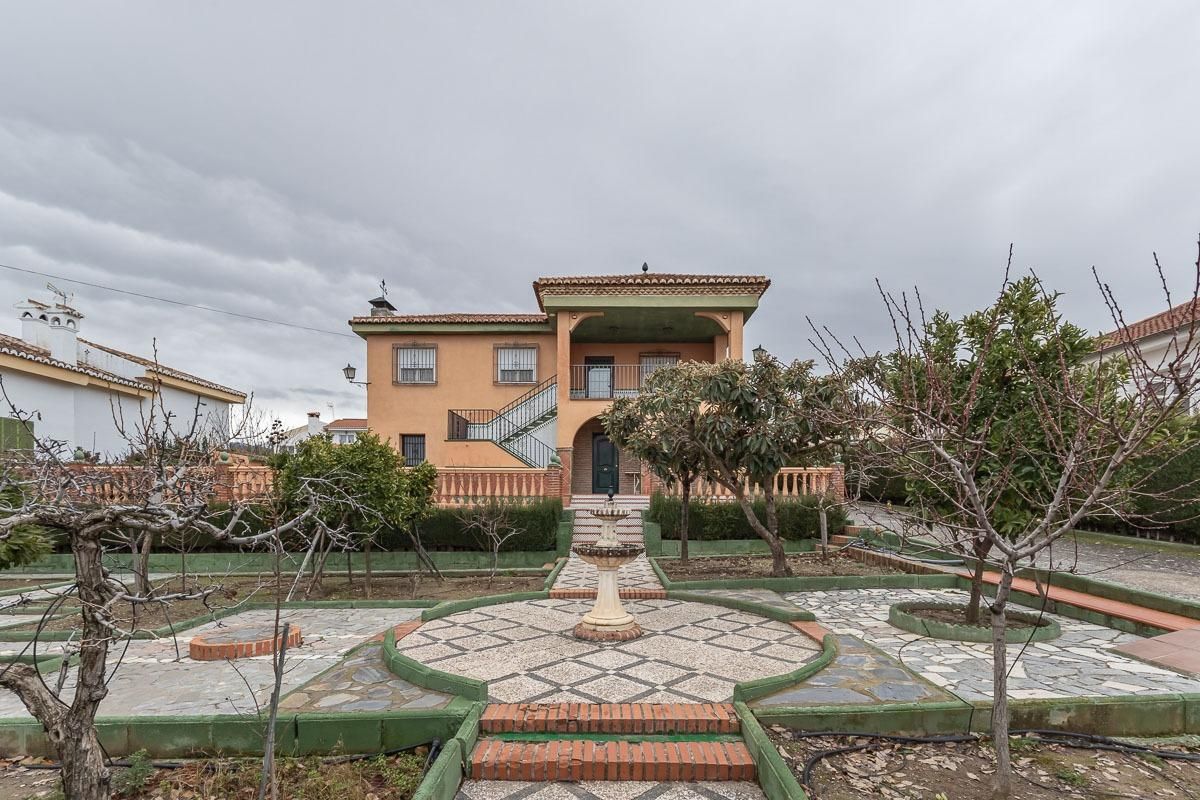 Vista exterior de Casa o chalet en venta en Villa de Otura con Jardín privado y Piscina