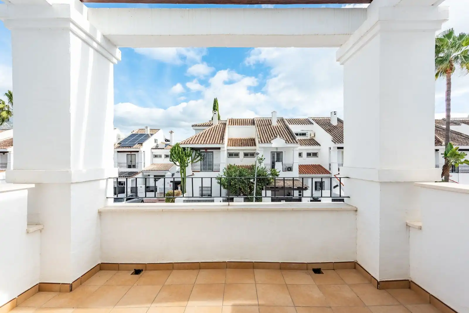 Vista exterior de Casa adosada en venta en Marbella con Aire acondicionado, Terraza y Internet