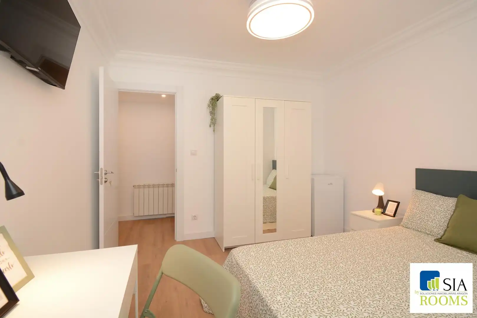 Room in Calle de Pamplona Escudero, 6, Universidad San Francisco