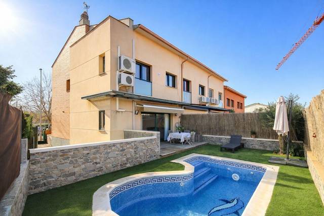 Casa adosada en Venta en Palau-solità i Plegamans