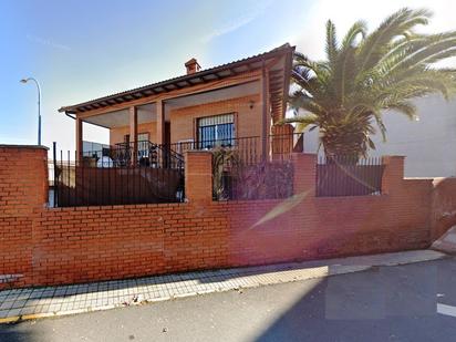 Vista exterior de Casa o xalet en venda en Portillo de Toledo amb Calefacció, Terrassa i Traster