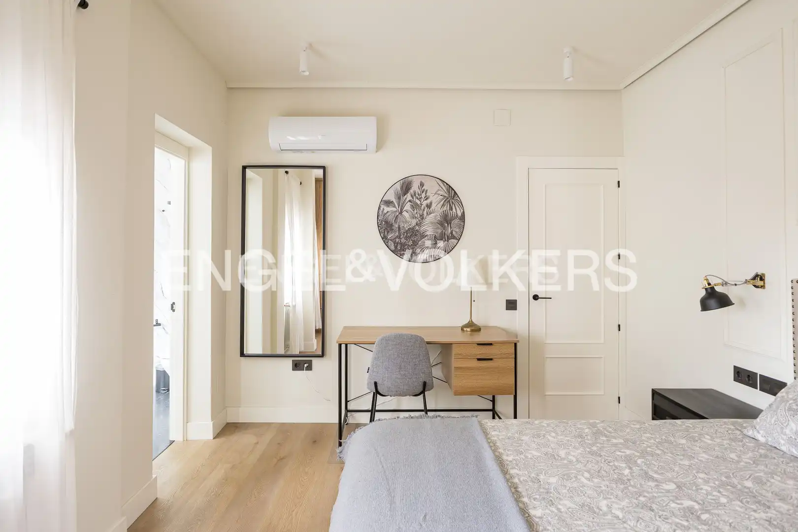 Bedroom of Flat for rent in Madrid  with Air Conditioner, Heating and Storage room