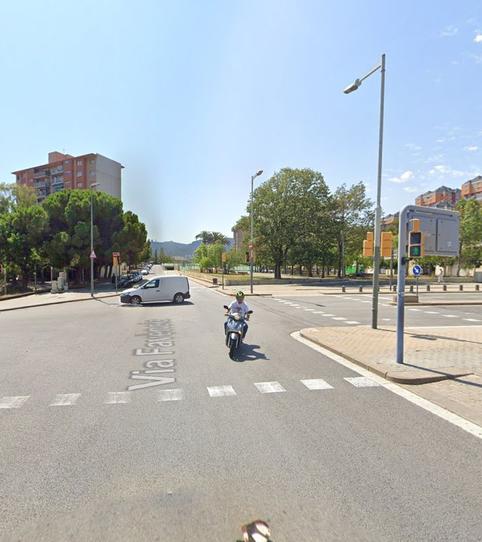 Foto 2 de Edifici en venda a La Guineueta, Barcelona