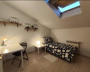 Bedroom of Single-family semi-detached to share in  Madrid Capital  with Terrace