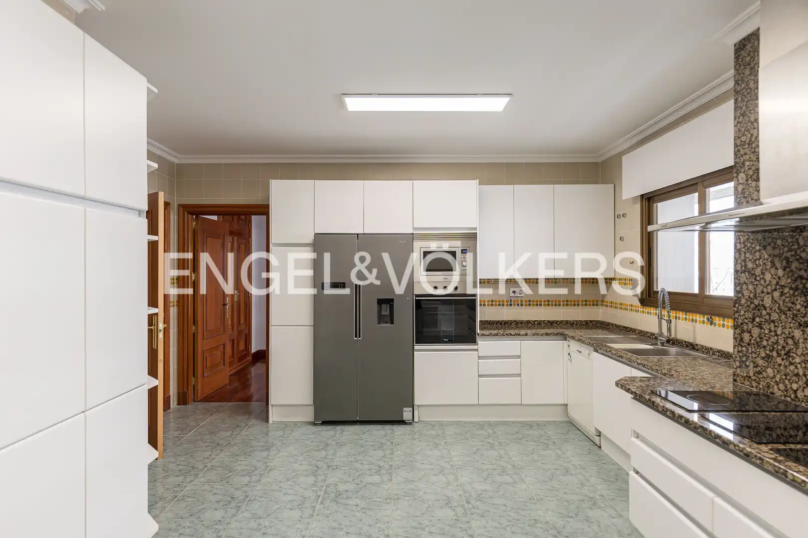 Kitchen of Flat for rent in Madrid  with Air Conditioner, Heating and Private garden