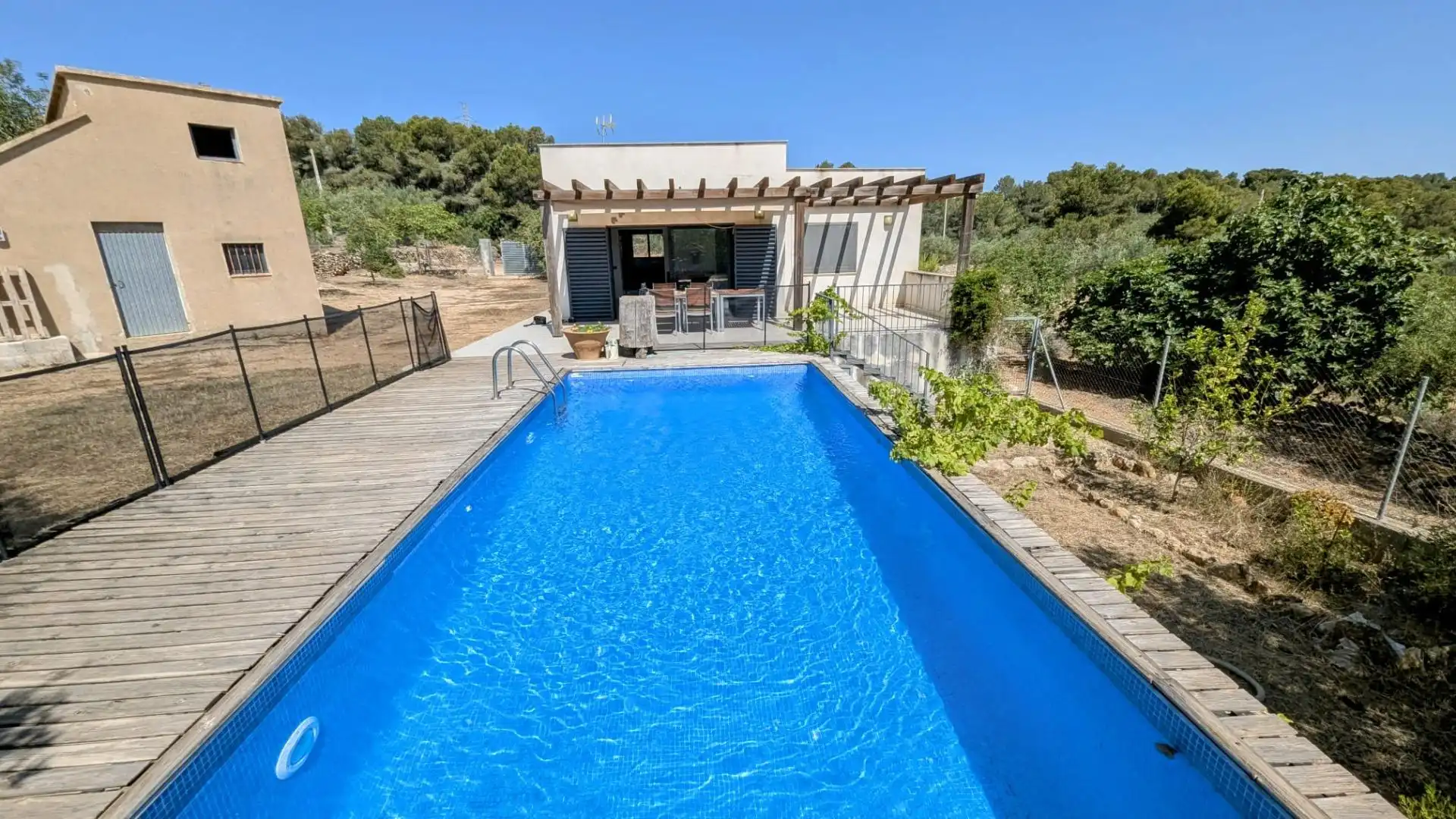 Piscina de Finca rústica en venda en El Perelló amb Jardí privat, Terrassa i Traster