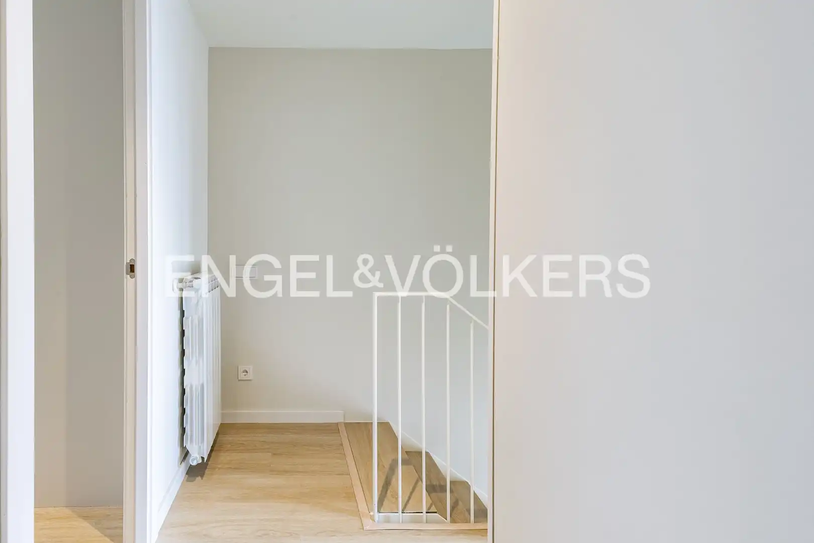 Maisonette zum Verkauf in Barcelona mit Klimaanlage, Heizung und Parkett