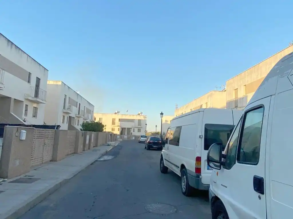 Vista exterior de Casa adosada en venda en La Palma del Condado amb Terrassa