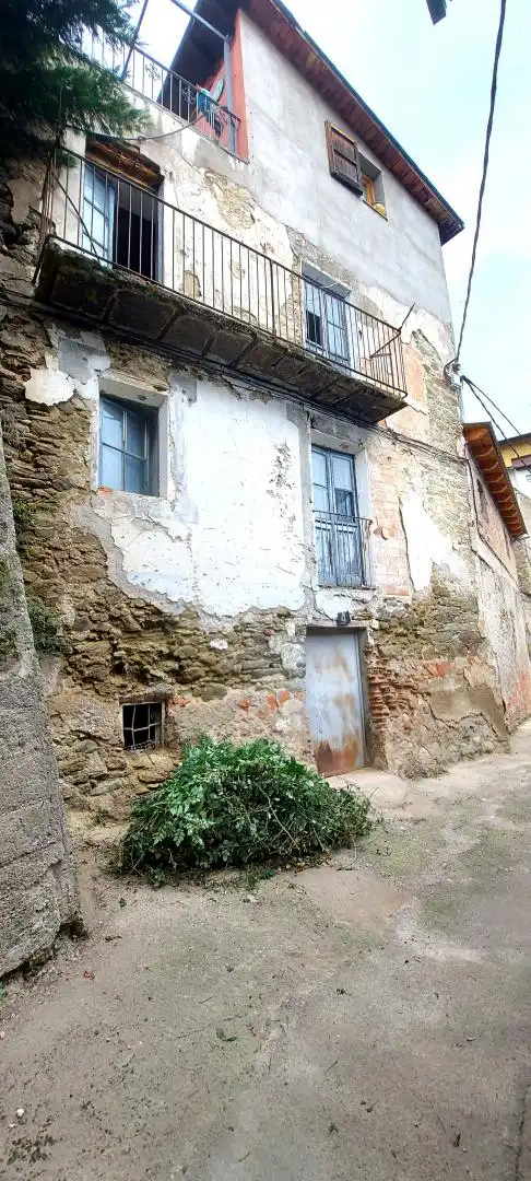 Vista exterior de Casa o xalet en venda en La Seu d'Urgell amb Calefacció