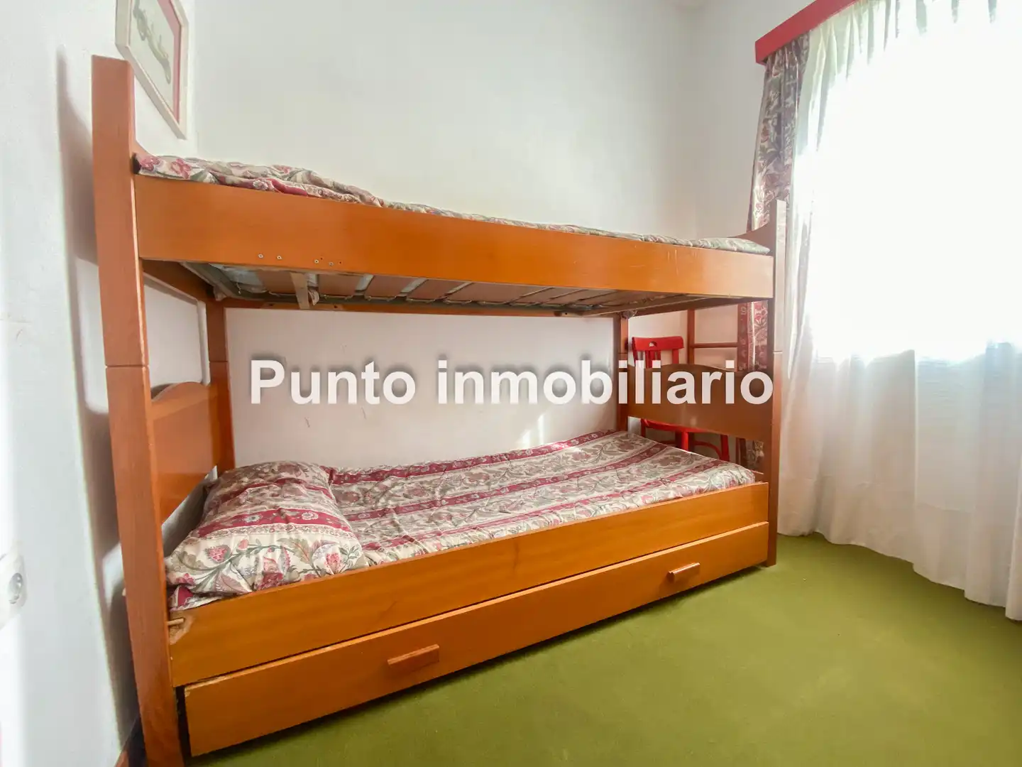 Dormitori de Casa o xalet en venda en Valladolid amb Jardí privat i Terrassa