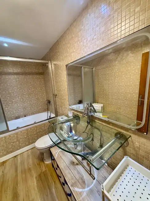 Baño de Piso de alquiler en Madrid con Aire acondicionado, Calefacción y Amueblado