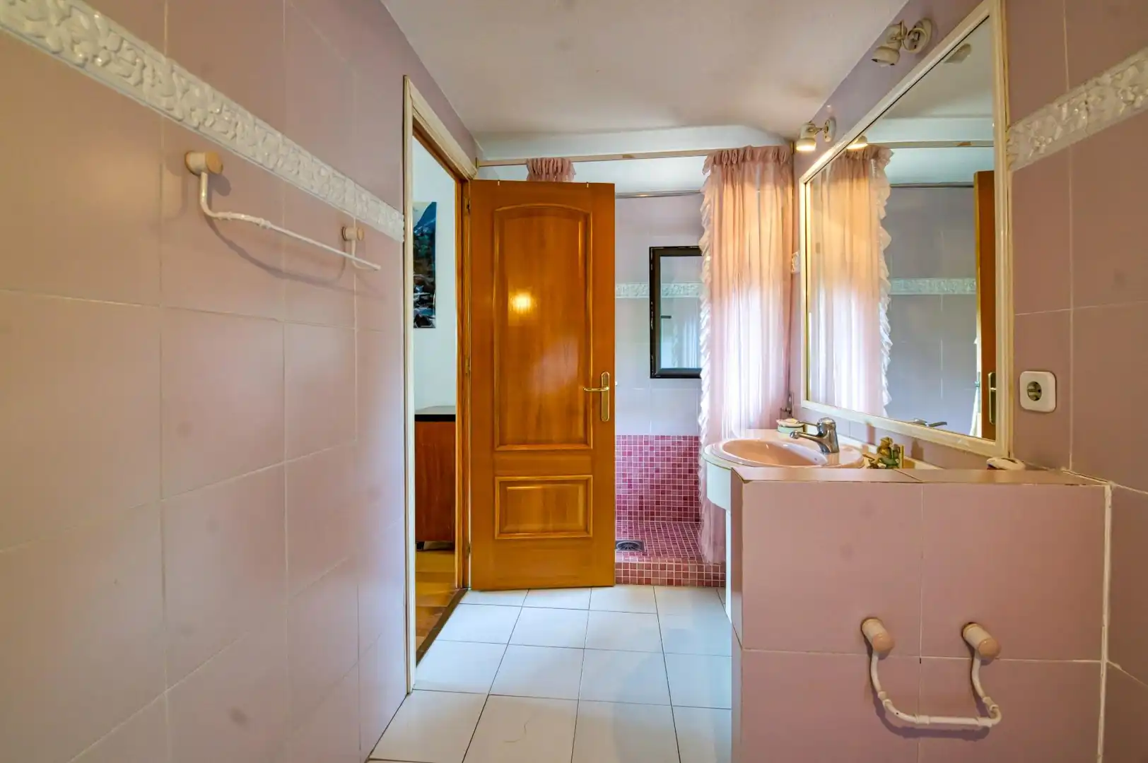 Baño de Casa o chalet en venta en Boadilla del Monte con Calefacción, Jardín privado y Terraza