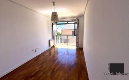 Bedroom of Flat for sale in  Madrid Capital  with Air Conditioner