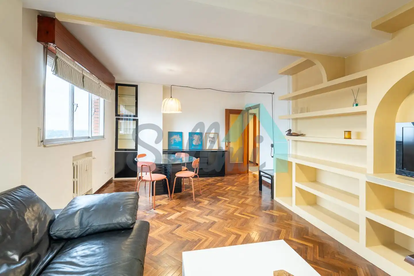 Sala d'estar de Pis de lloguer en Oviedo  amb Calefacció, Parquet i Moblat