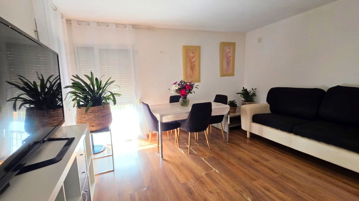 Sala de estar de Piso en venta en  Madrid Capital