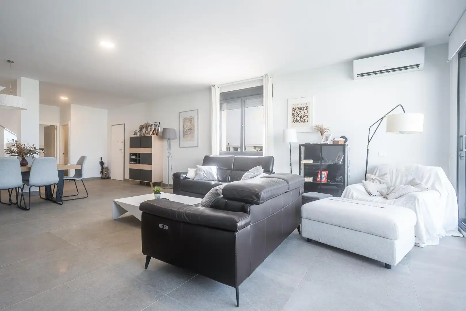 Sala de estar de Casa o chalet en venta en Almería con Aire acondicionado, Jardín privado y Terraza