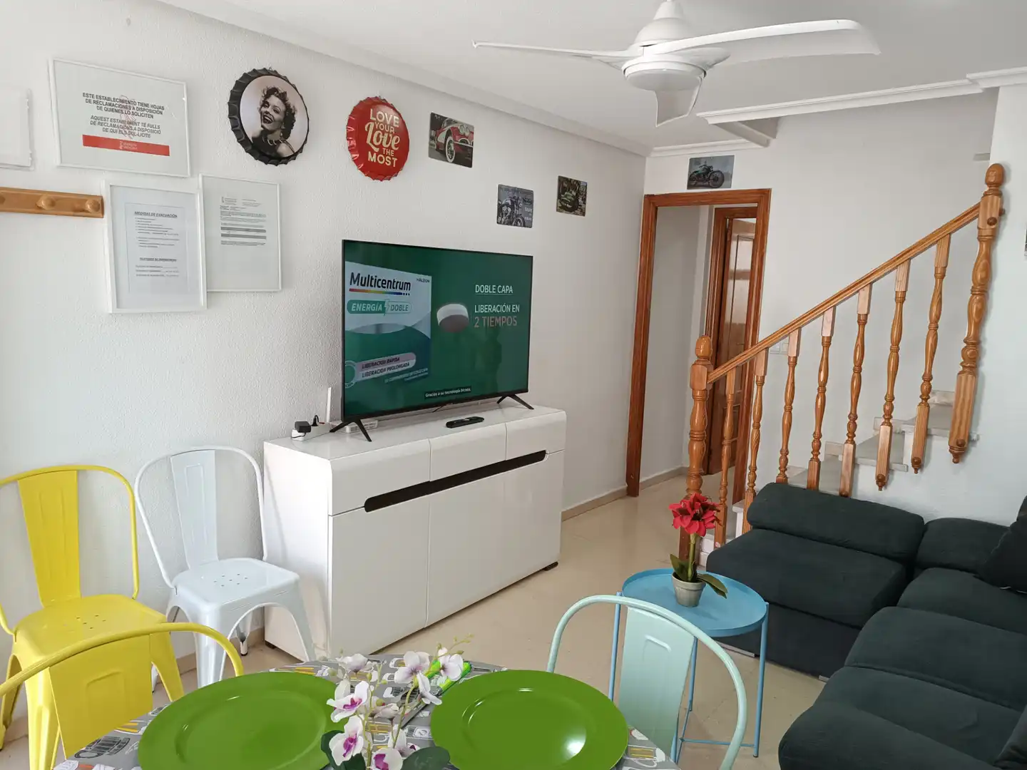 Sala d'estar de Casa o xalet de lloguer en Santa Pola amb Aire condicionat, Terrassa i Moblat