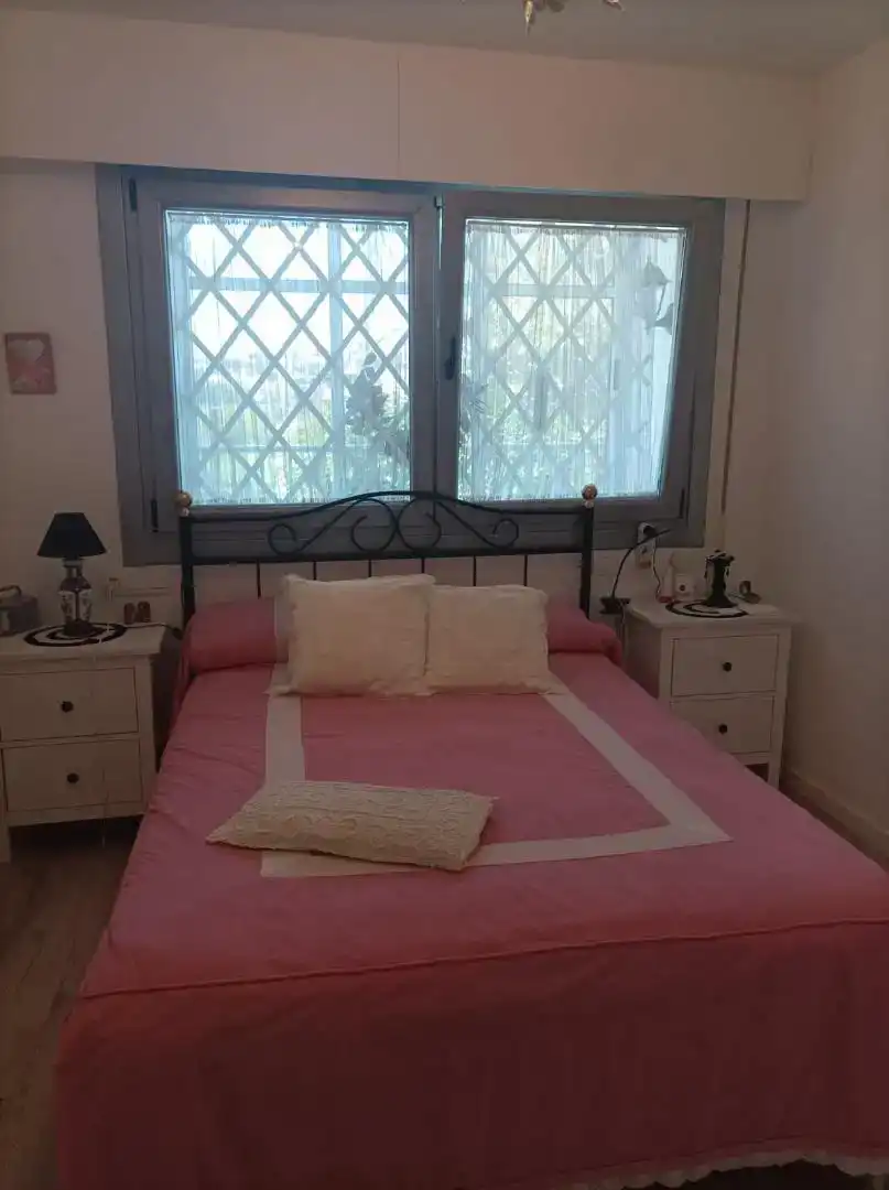 Schlafzimmer von Wohnung zur Miete in Oleiros mit Balkon