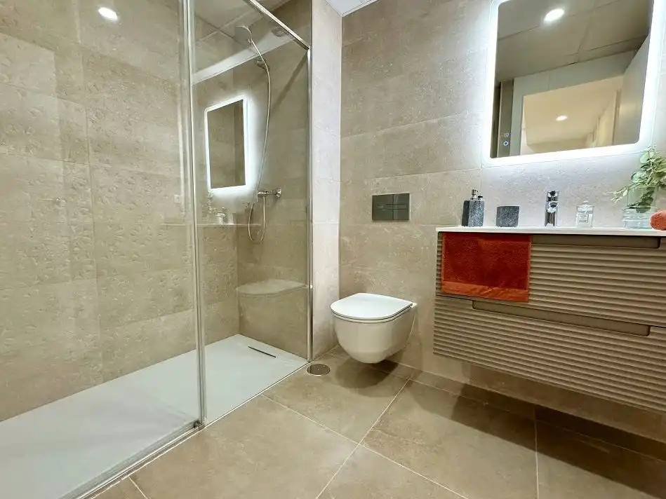 Baño de Casa o chalet en venta en La Nucia con Aire acondicionado, Calefacción y Jardín privado