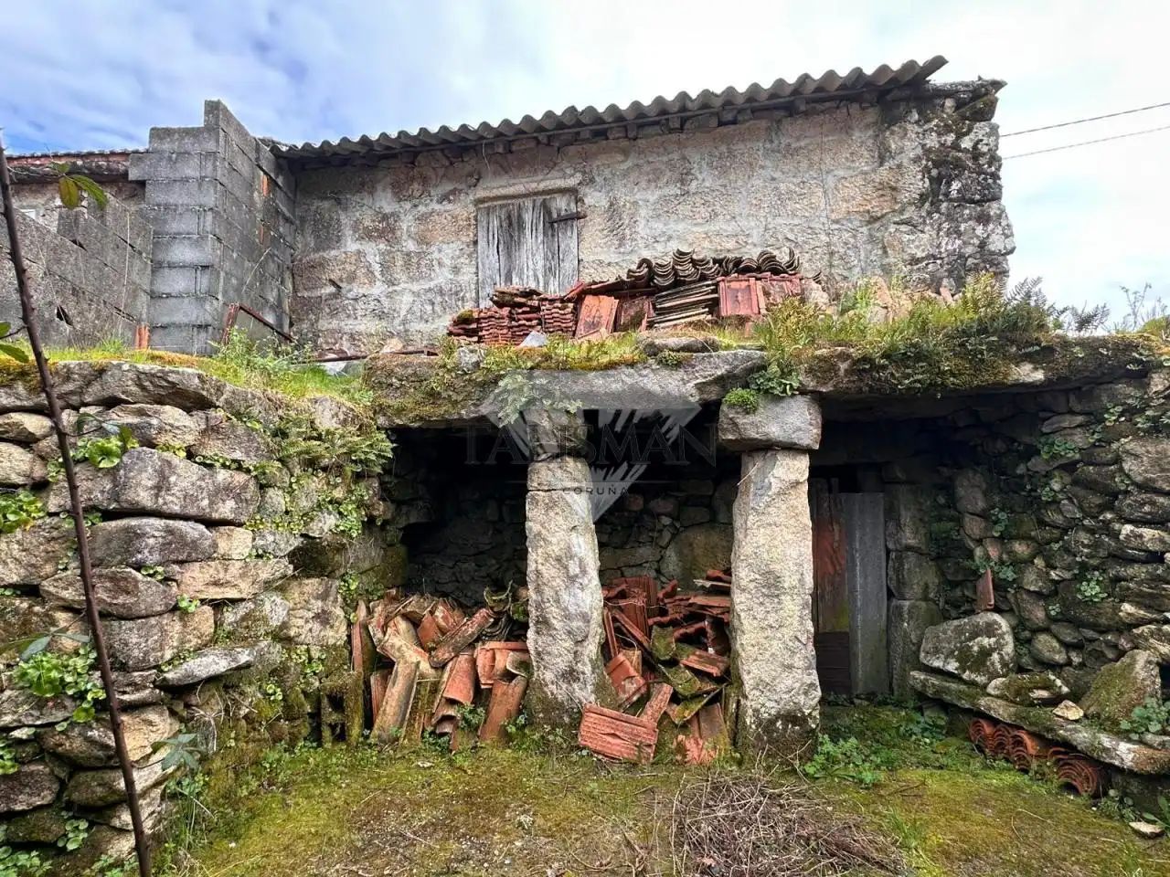 Vista exterior de Casa o chalet en venta en A Lama   con Jardín privado, Trastero y Amueblado