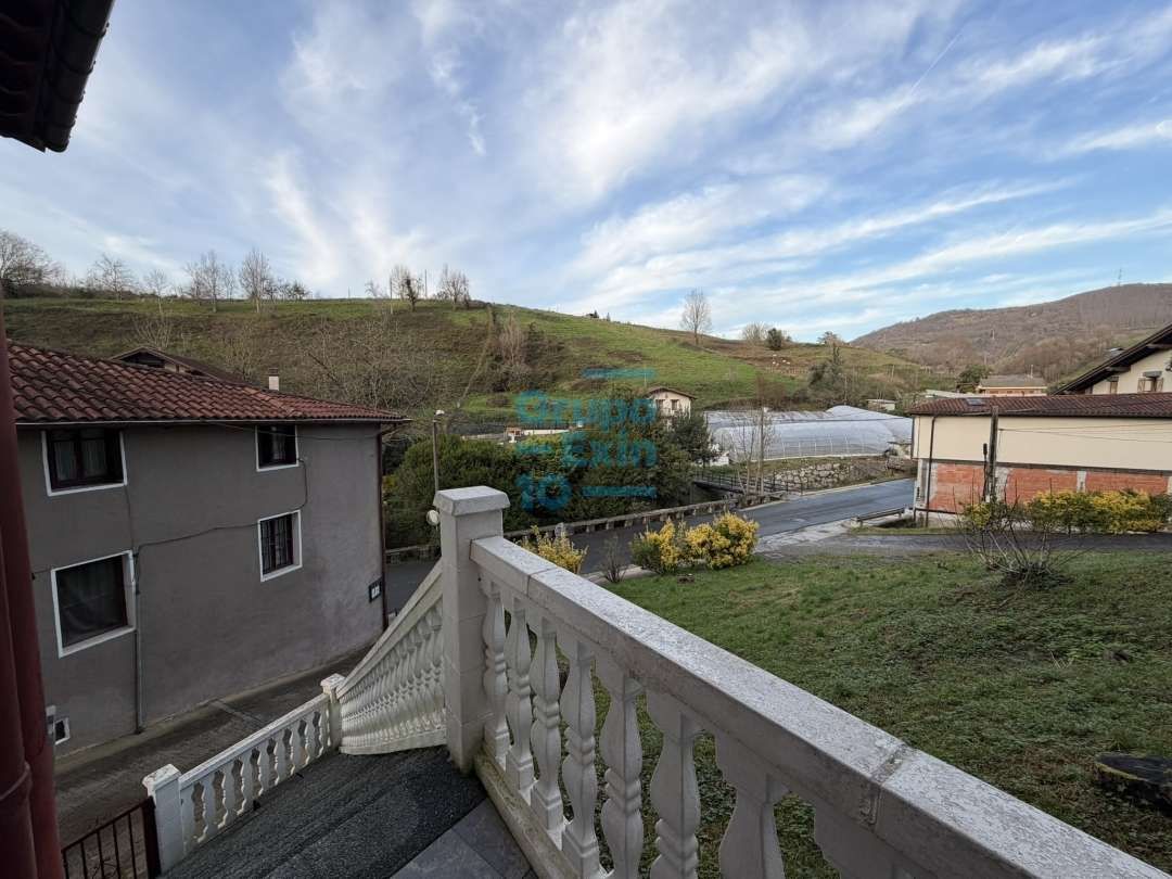 Vista exterior de Casa o xalet en venda en Astigarraga amb Calefacció i Traster