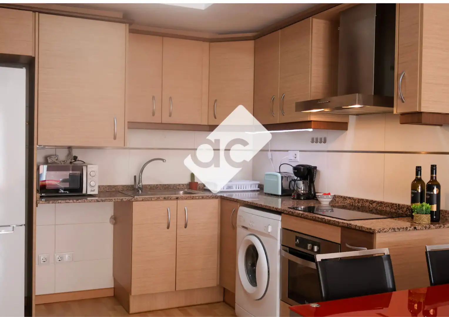 Cuina de Loft de lloguer en Valencia amb Moblat, Forn i Rentadora