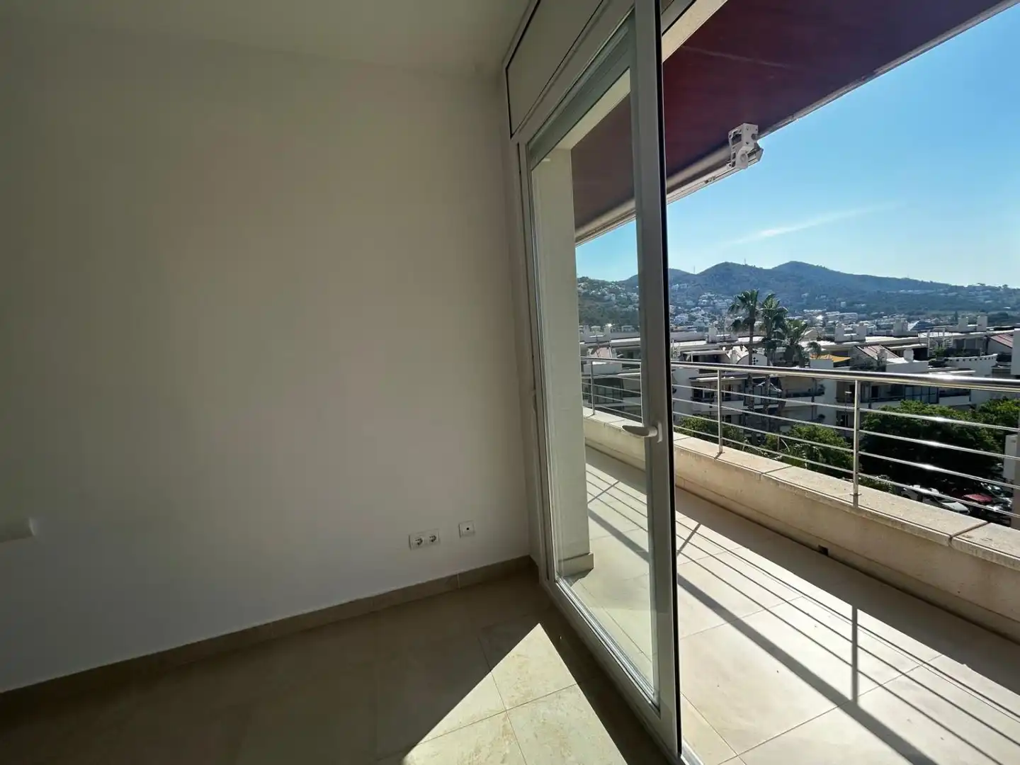 Terrasse von Wohnung zum Verkauf in Sitges mit Klimaanlage, Heizung und Terrasse
