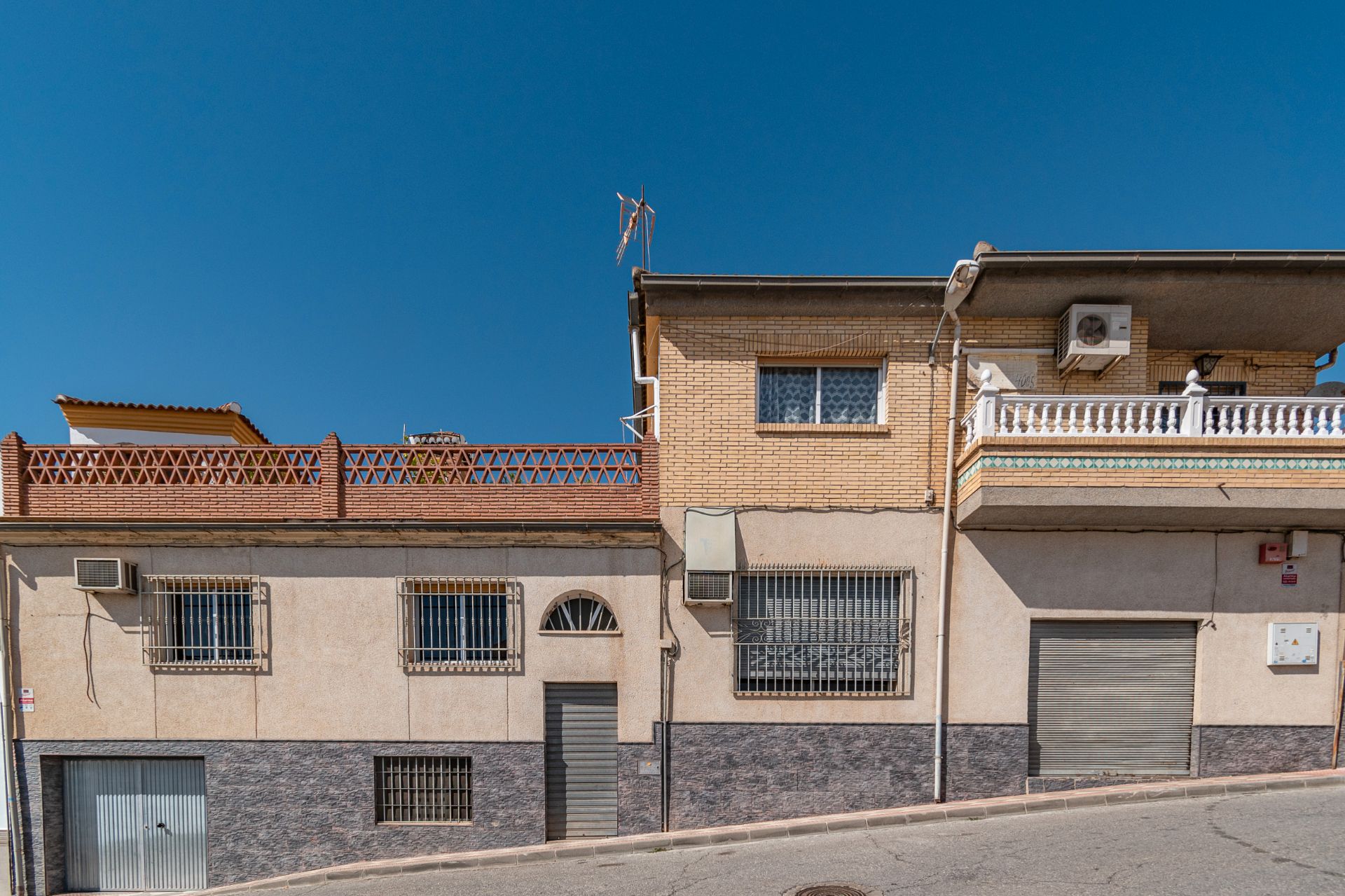 Exterior view of House or chalet for sale in Atarfe  with Air Conditioner, Terrace and Storage room