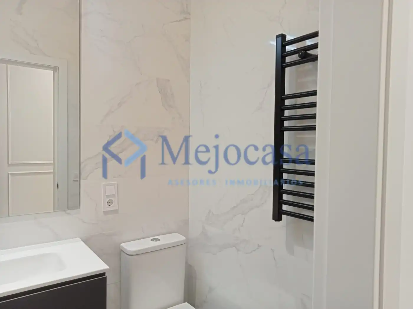 Baño de Piso en venta en Madrid con Aire acondicionado, Calefacción y Horno