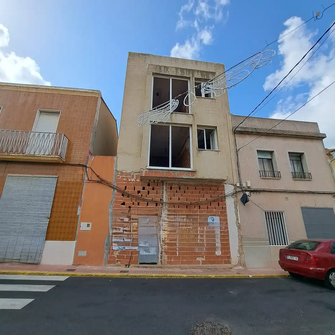 Vista exterior de Edificio en venta en Llaurí