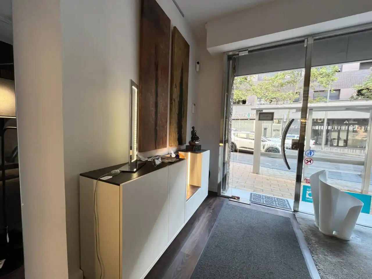 Local de alquiler en L'Hospitalet de Llobregat con Aire acondicionado y Alarma
