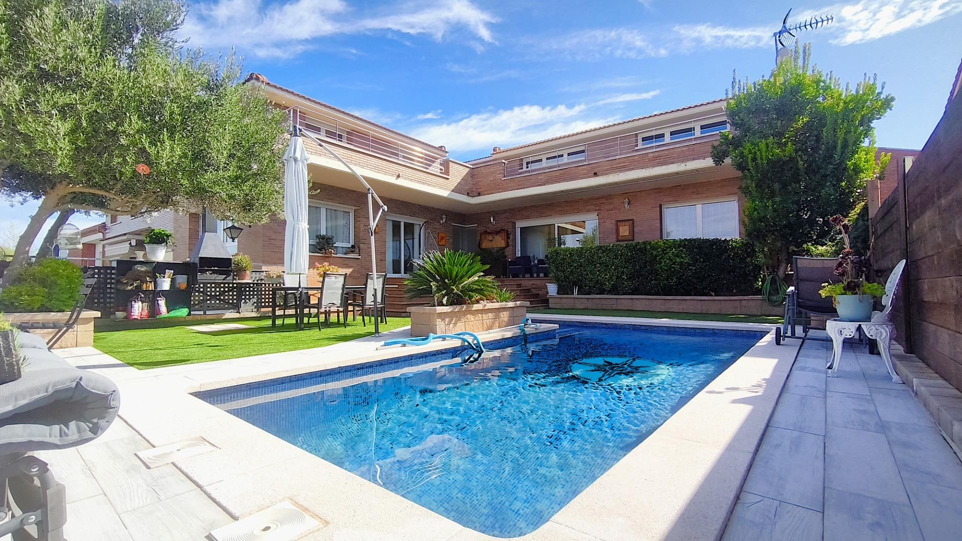 Swimming pool of House or chalet for sale in Sant Salvador de Guardiola  with Heating, Private garden and Terrace