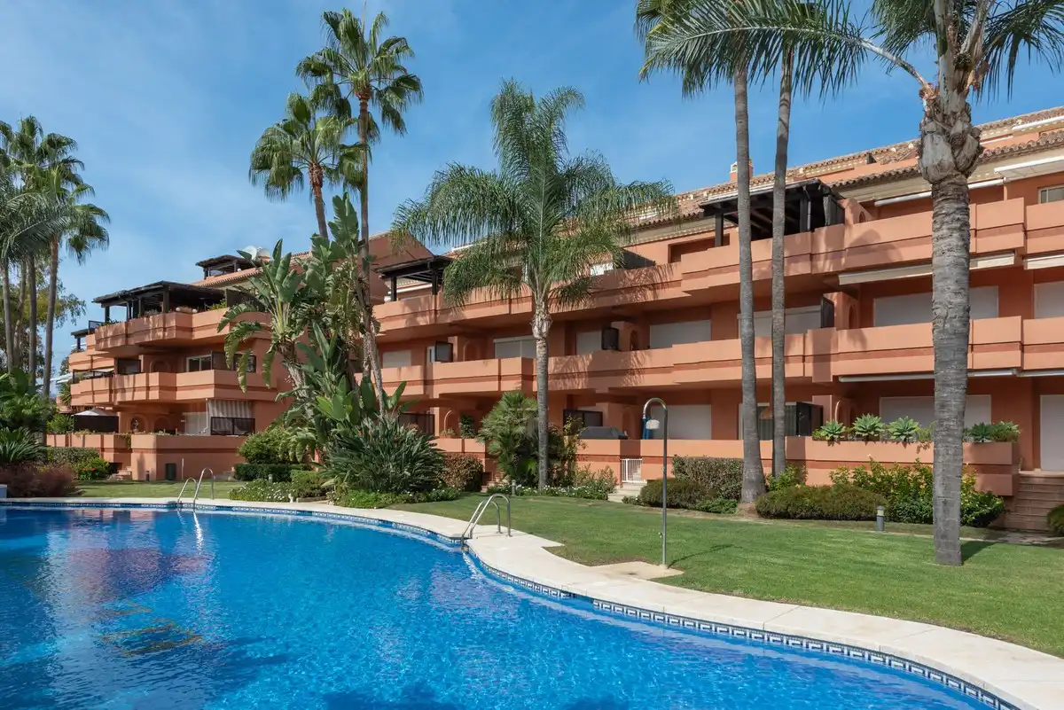 Apartament amb piscina en venda a Nueva Andalucía, imagen 18