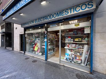 Locale commerciale in cessione a Calle del Profesor Waksman