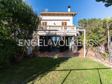 Terraced house with balcony for sale in Premià de Dalt