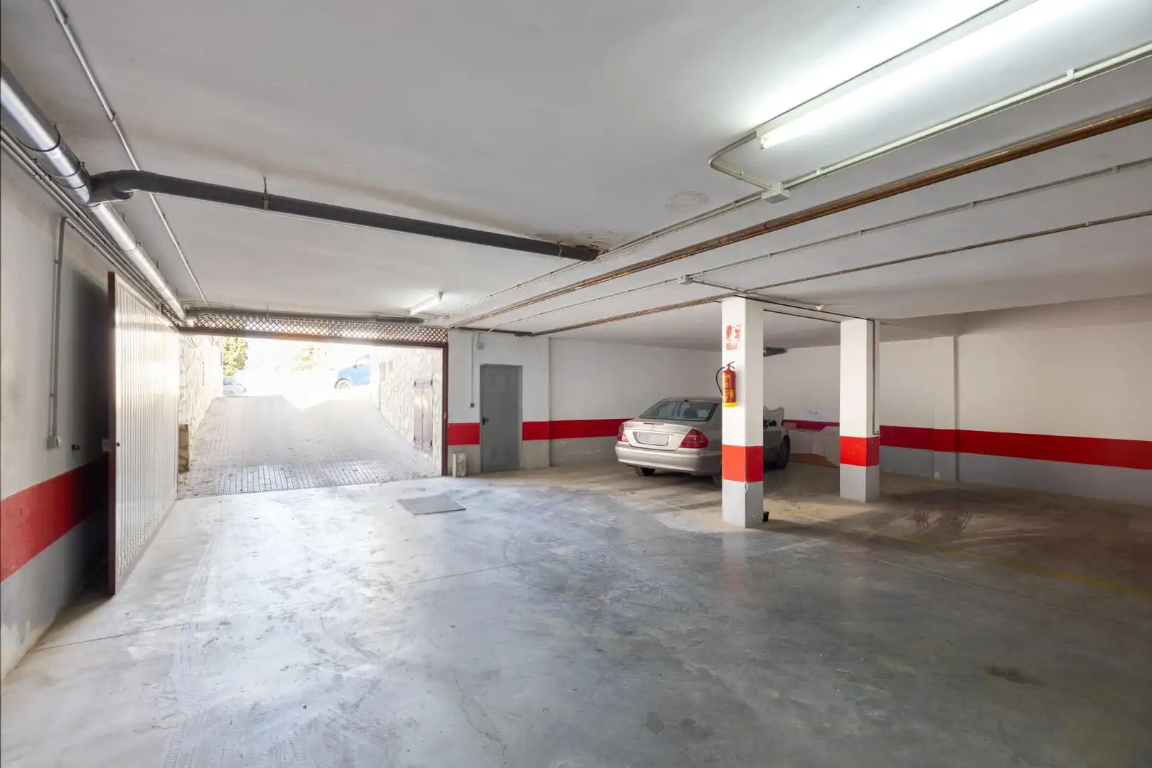 Parking of Houses for sale in Granada  with Heating, Private garden and Terrace