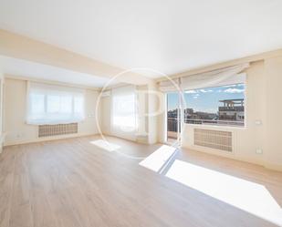 Bedroom of Flat to rent in  Madrid Capital  with Air Conditioner, Heating and Terrace