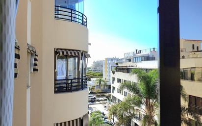 Vista exterior de Apartament en venda en Marbella amb Terrassa, Traster i Piscina comunitària