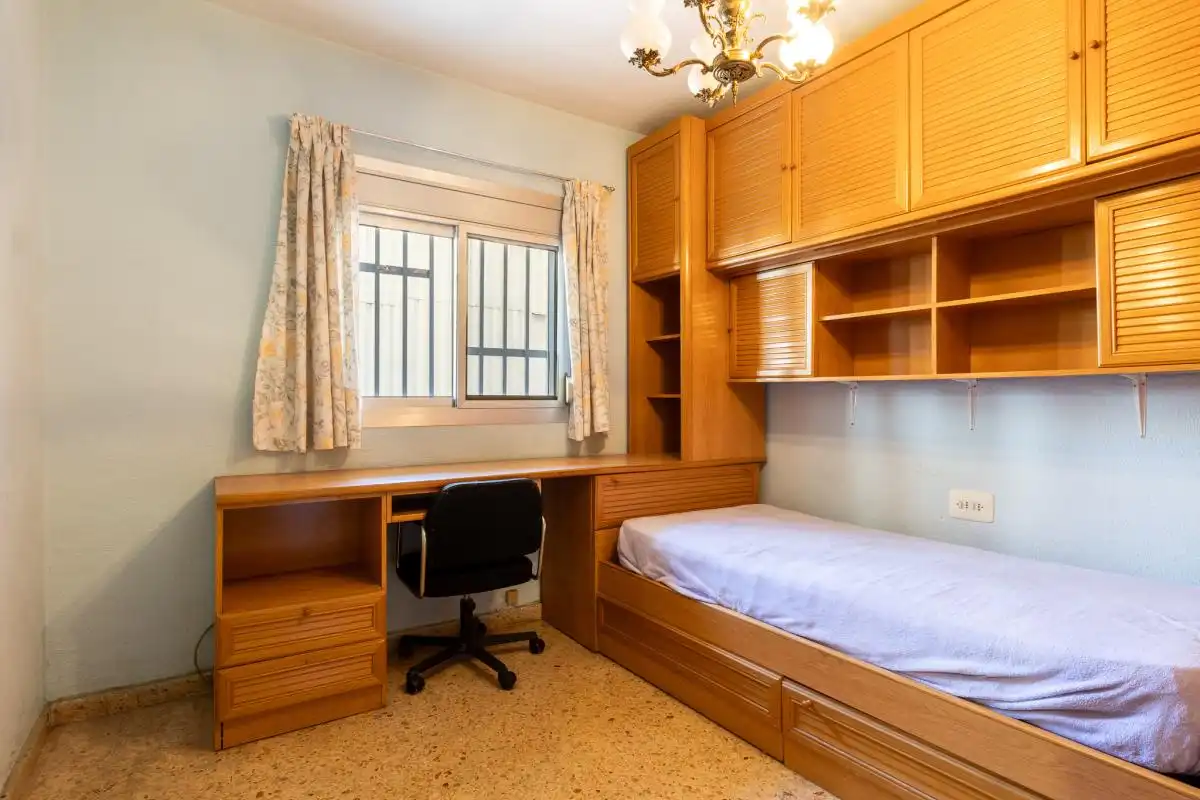 Habitación de Piso en venta en Valencia con Calefacción, Terraza y Balcón