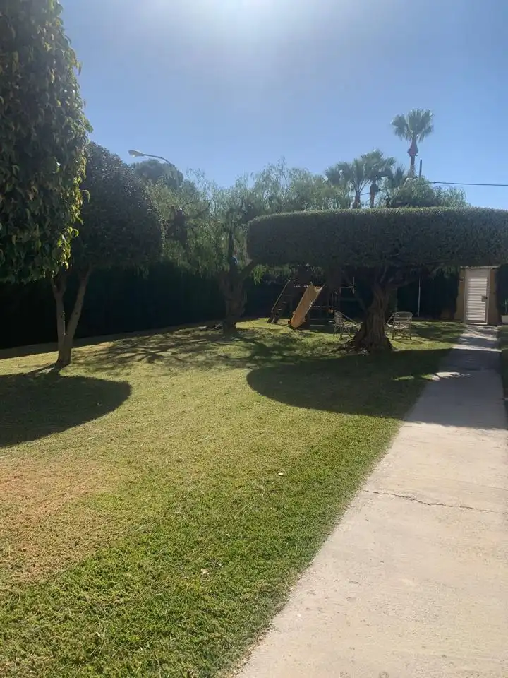 Jardí de Apartament de lloguer en Benicasim / Benicàssim amb Aire condicionat, Terrassa i Moblat