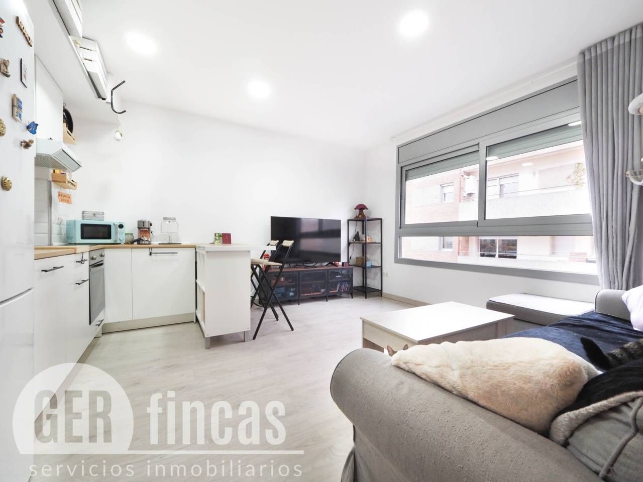 Living room of Flat for sale in Terrassa  with Air Conditioner, Parquet flooring and Alarm