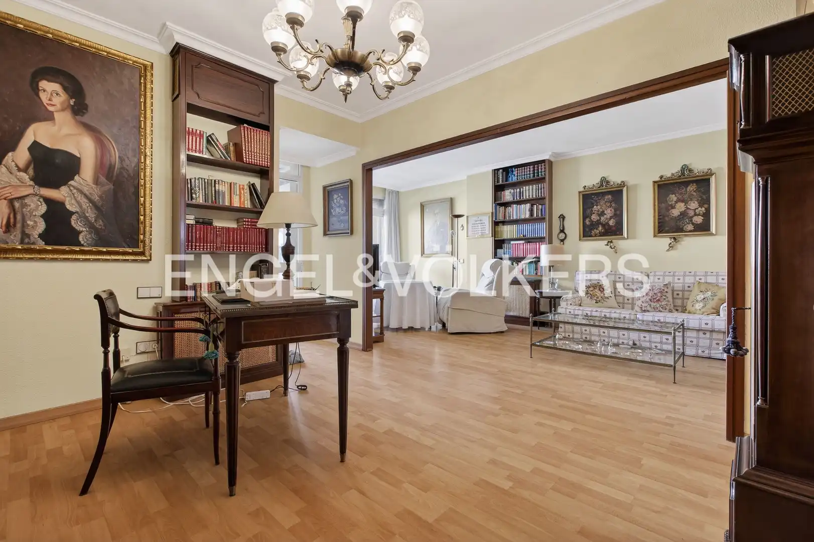 Living room of Flat for sale in Sevilla  with Air Conditioner, Heating and Balcony