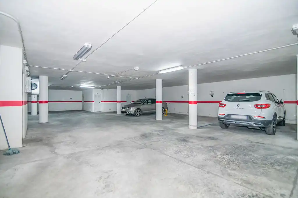 Parkplatz von Garage zum Verkauf in Murcia